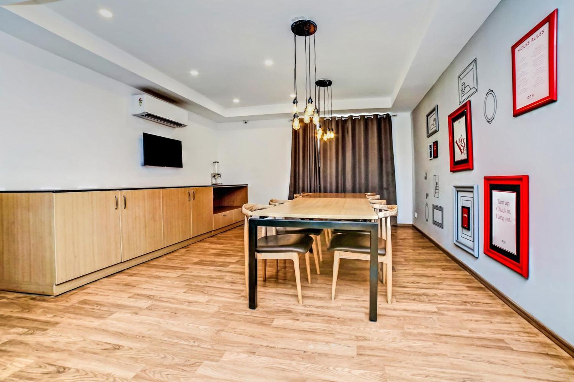 Hotel O Town House 1274 Patrakar Puram Chinhat Exterior photo