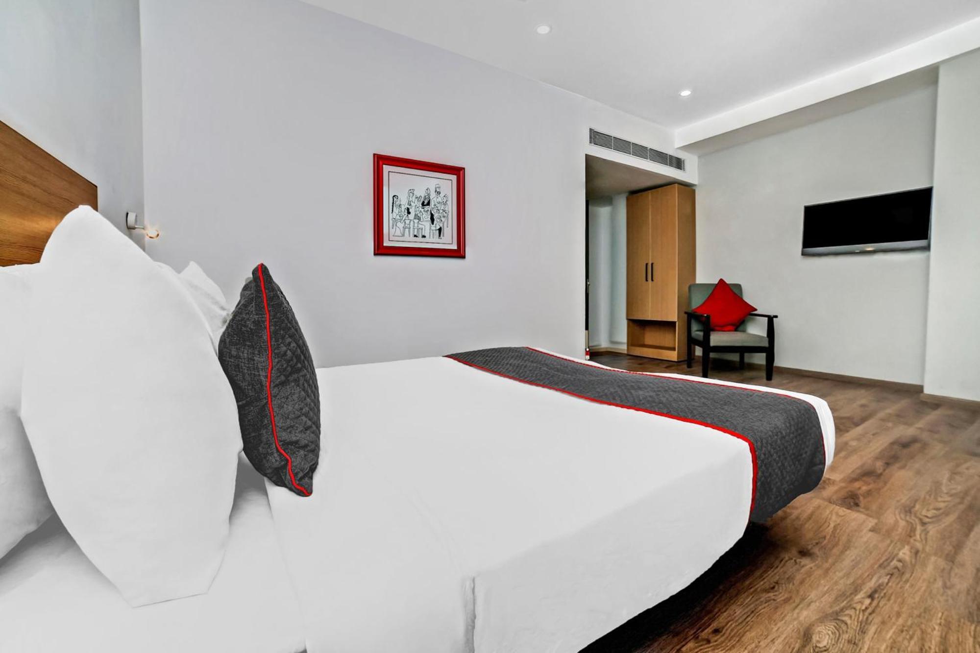 Hotel O Town House 1274 Patrakar Puram Chinhat Exterior photo