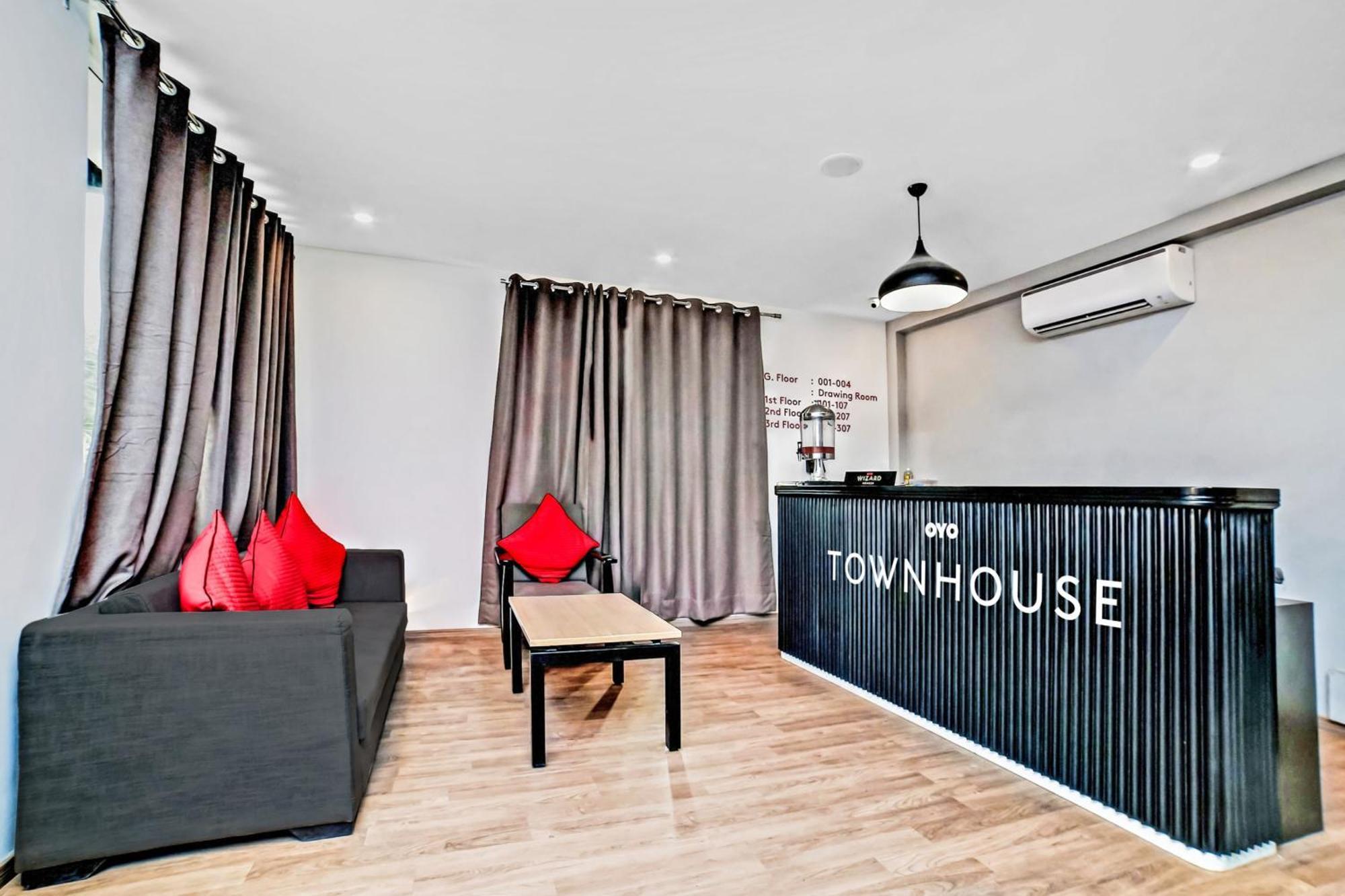Hotel O Town House 1274 Patrakar Puram Chinhat Exterior photo