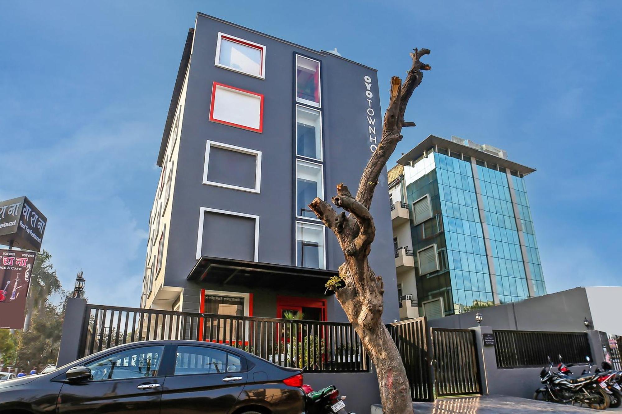 Hotel O Town House 1274 Patrakar Puram Chinhat Exterior photo