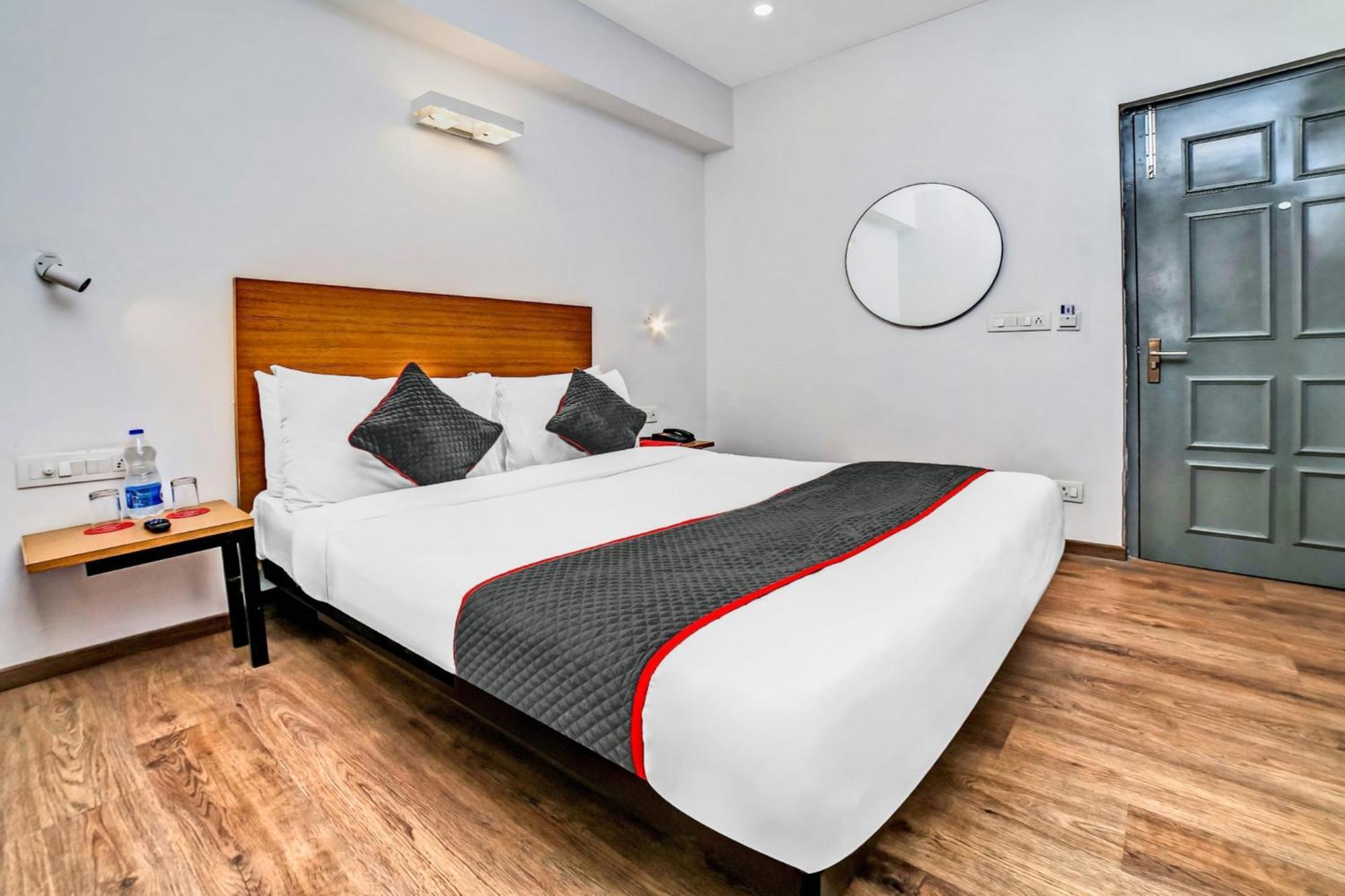Hotel O Town House 1274 Patrakar Puram Chinhat Exterior photo