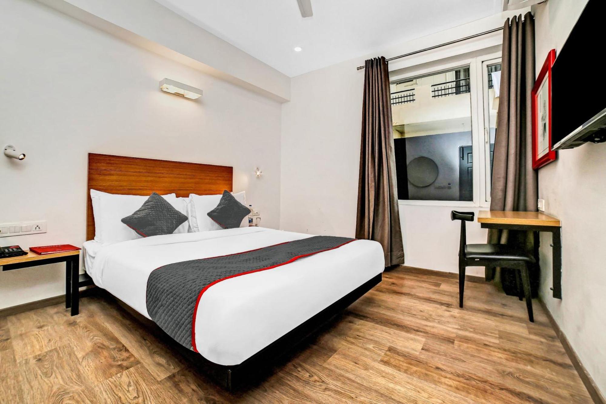 Hotel O Town House 1274 Patrakar Puram Chinhat Exterior photo
