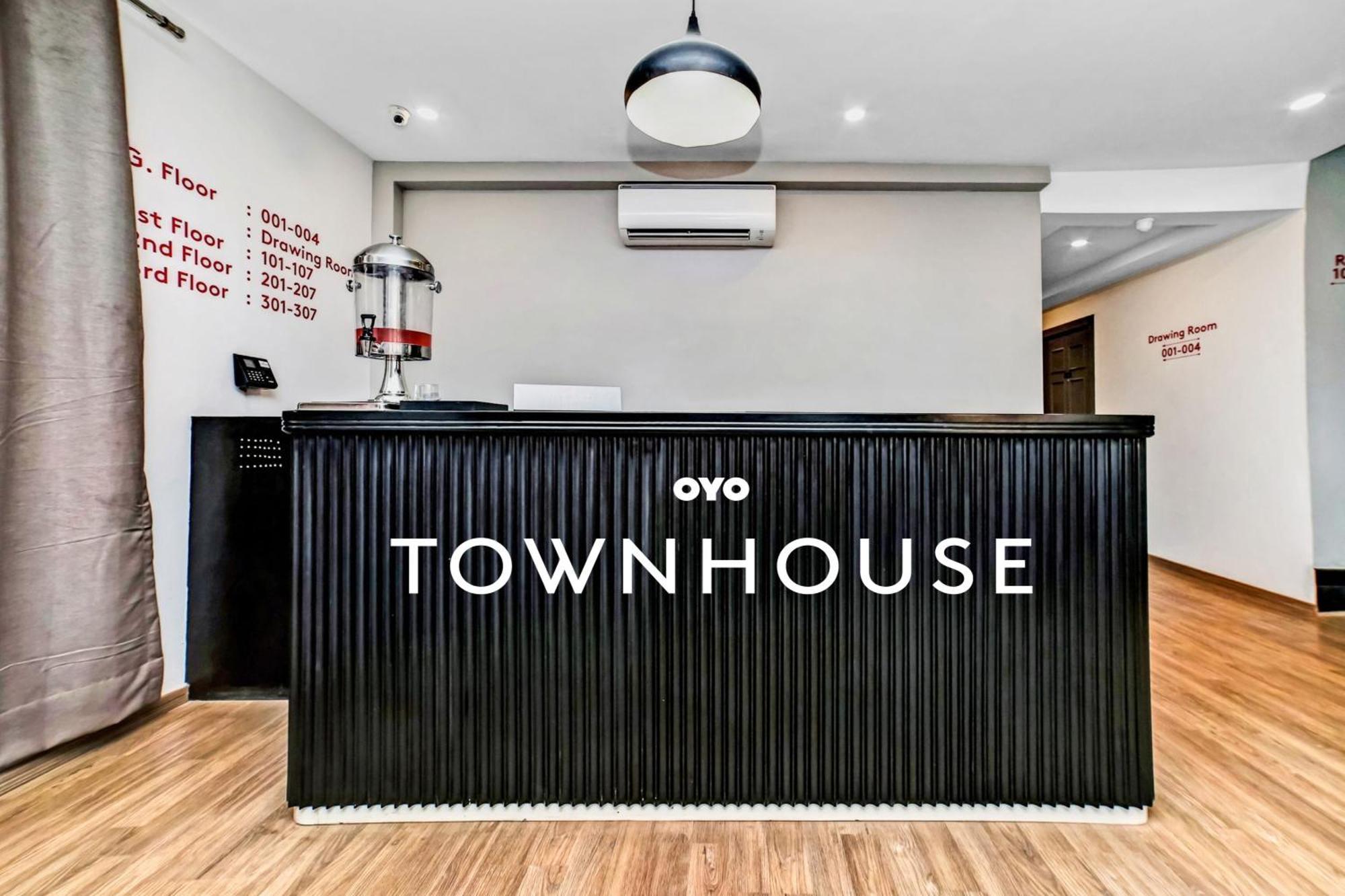 Hotel O Town House 1274 Patrakar Puram Chinhat Exterior photo